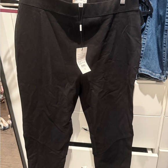 Something Navy Black Cropped Ponte Leggings - Picture 1 of 2